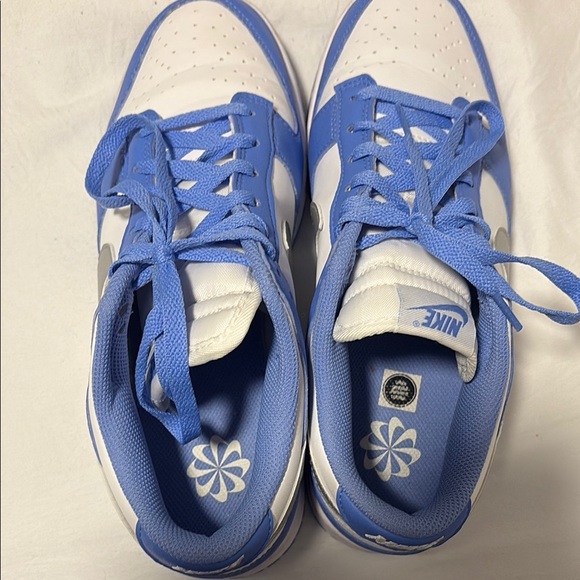 Nike low dunks Blue/violet and White Athletic Shoes - Picture 5 of 6